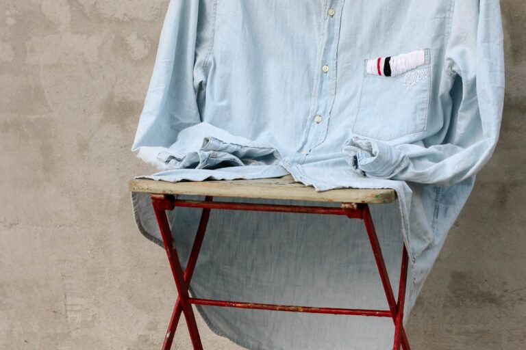 How to Build a Capsule Wardrobe: 12 Pieces, Endless Outfits